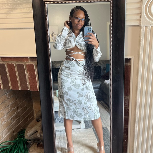 Green and White Tropical Print Criss Cross Crop Top & Skirt Set, US Size M, 6 - Picture 2 of 3